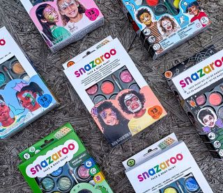 Párty na koniec prázdnin ~ začiatok školského roku ~ predpríprava na halloween ~ s farbami na tvár Snazaroo sa dôvod na...